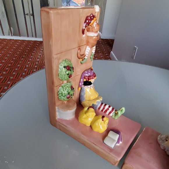 Mary Engelbreit Queen Ceramic Bookends - Cream and Tan - Picture 13 of 15